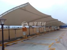 TC011膜結構停車(chē)棚—雙挑斜拉型
